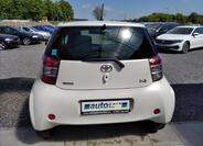 Toyota iQ 6