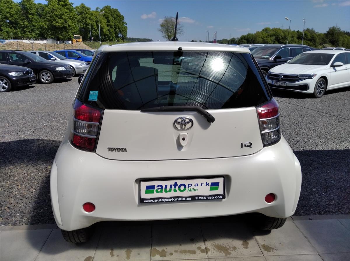 Toyota iQ
