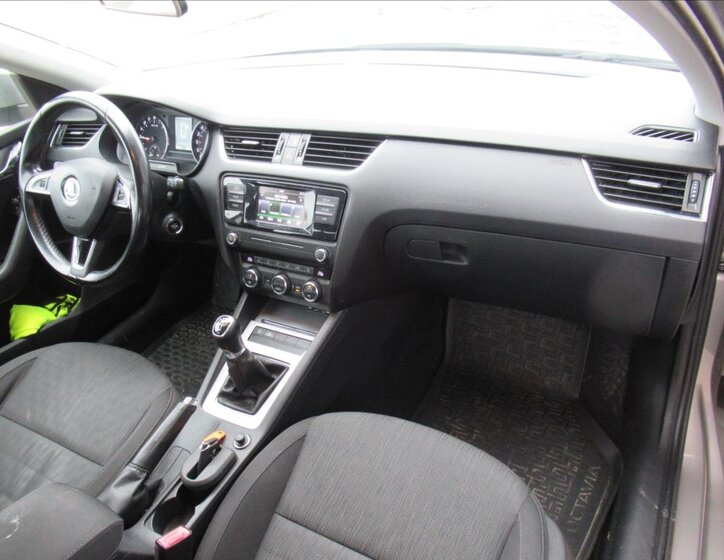 Škoda Octavia Sedan / Limuzína 1,6 l 81 kw