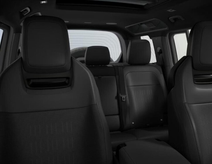 Land Rover Defender SUV / Terénní 4,4 l 467 kw