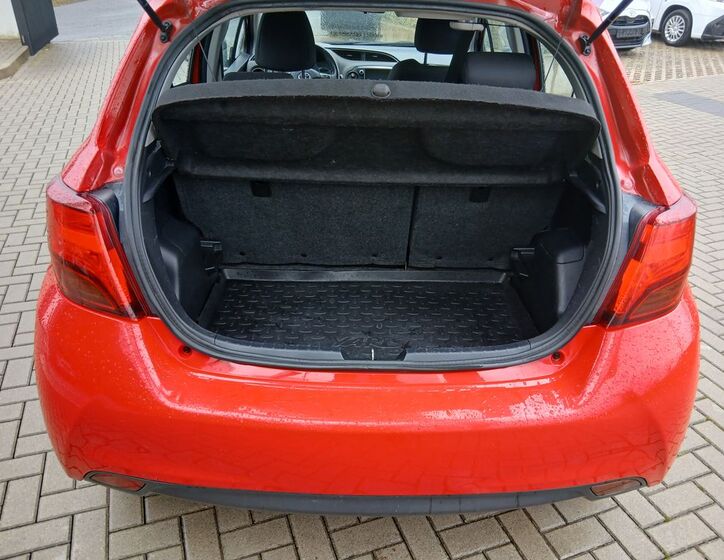 Toyota Yaris 13