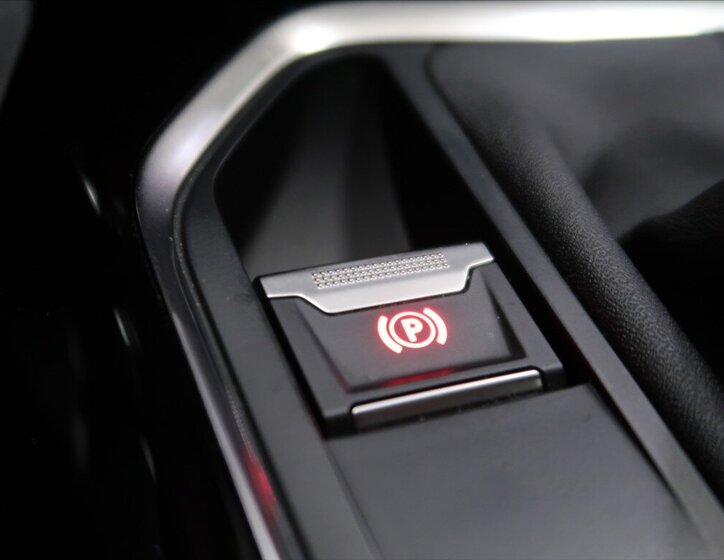 Peugeot 5008 MPV 1,5 l 96 kw