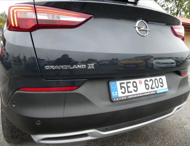 Opel Grandland X SUV / Terénní 1,2 l 96 kw