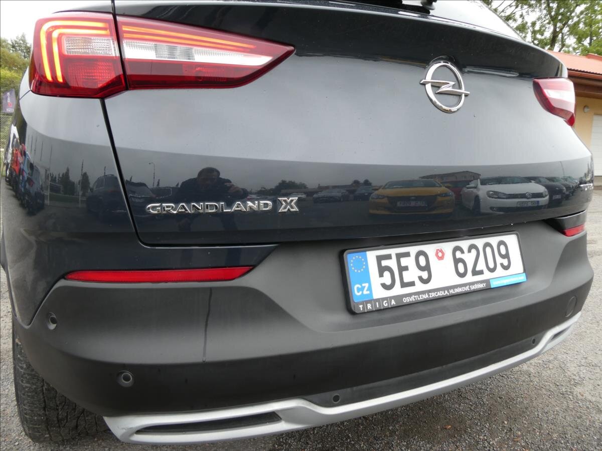 Opel Grandland X SUV / Terénní 1,2 l 96 kw