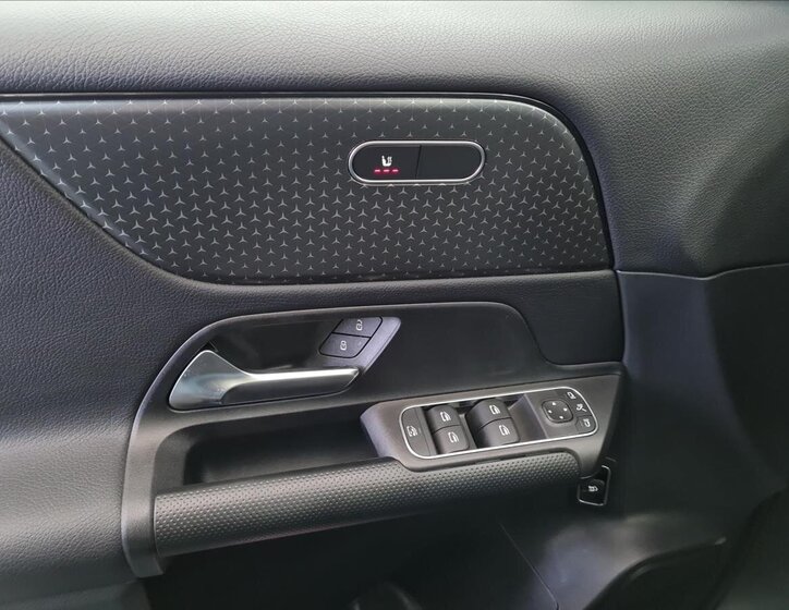 Mercedes-Benz GLB SUV / Terénní 2,0 l 140 kw