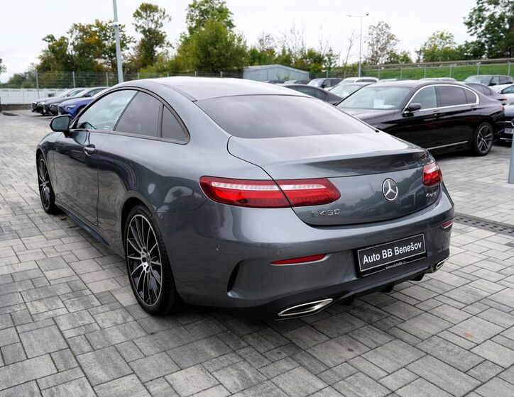 Mercedes-Benz Třídy E 4