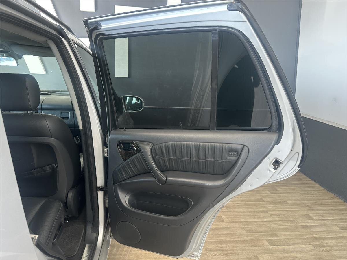 Mercedes-Benz Třídy M SUV / Terénní 2,7 l 120 kw