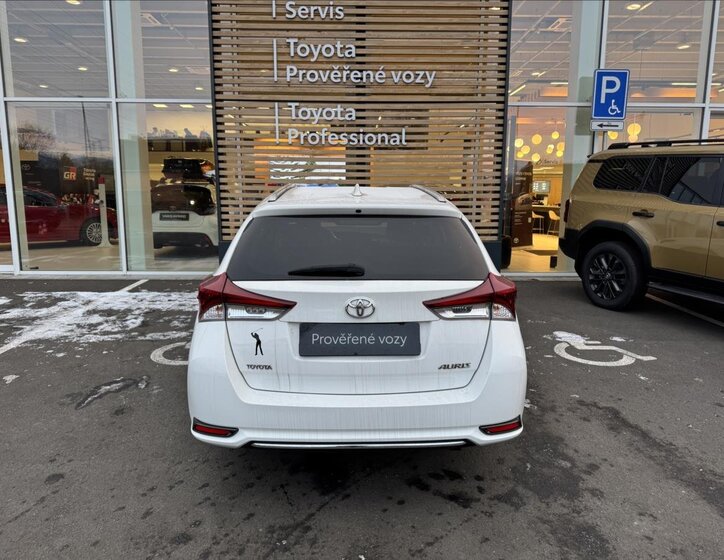 Toyota Auris Kombi 1,6 l 97 kw