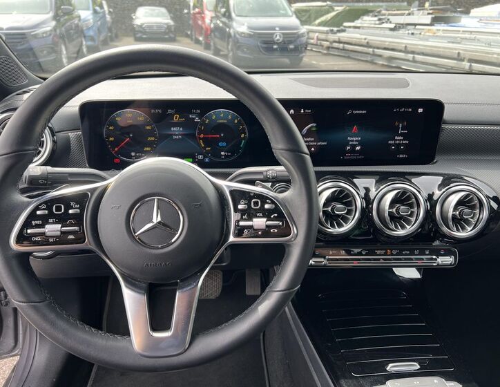 Mercedes-Benz CLA 13