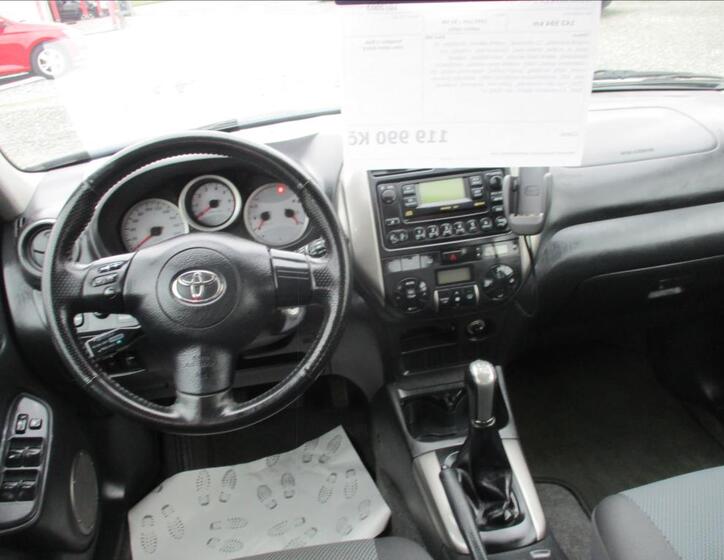 Toyota RAV4 16