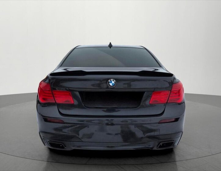 BMW Řada 7 Sedan / Limuzína 4,4 l 300 kw