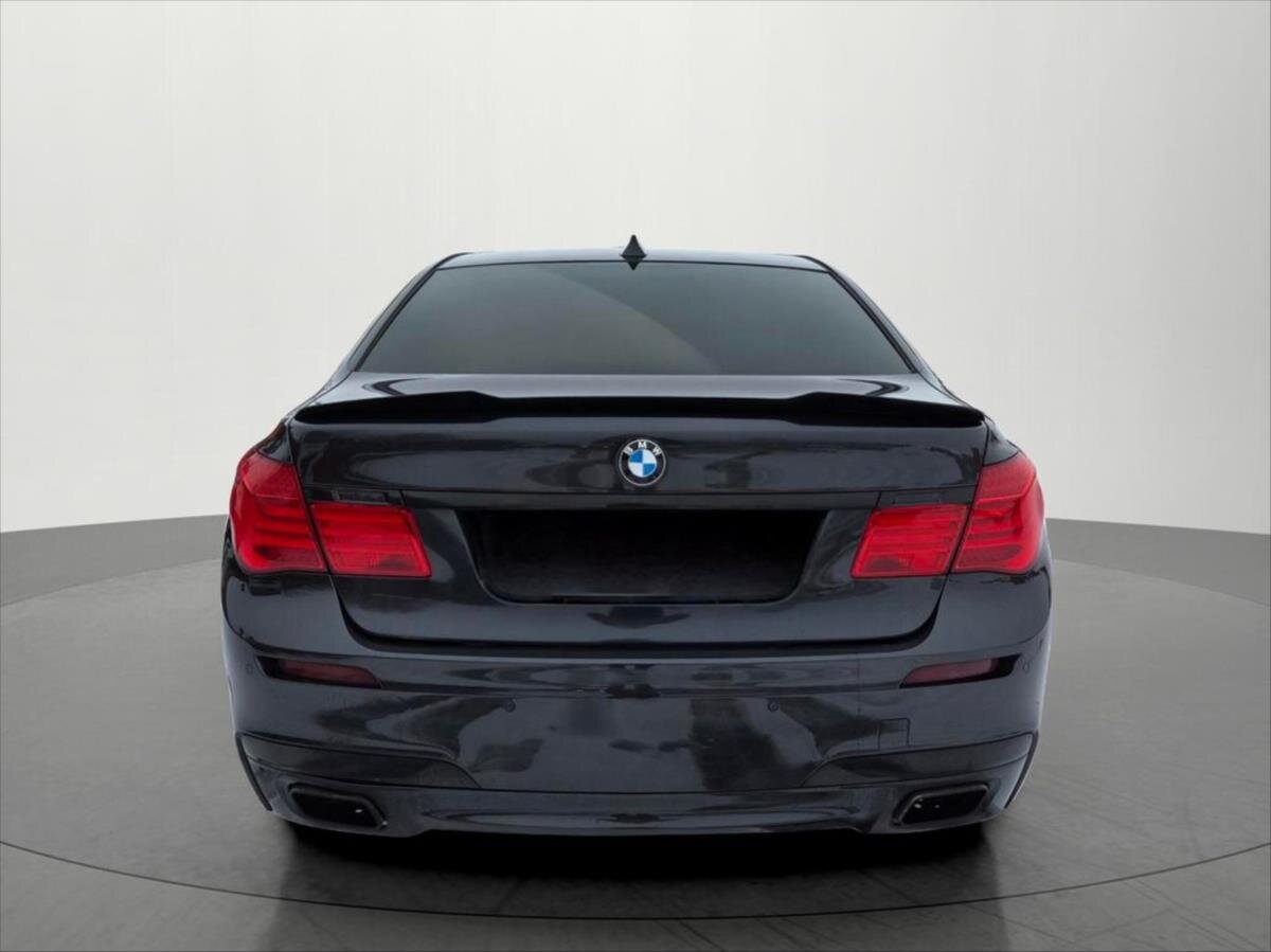 BMW Řada 7 Sedan / Limuzína 4,4 l 300 kw