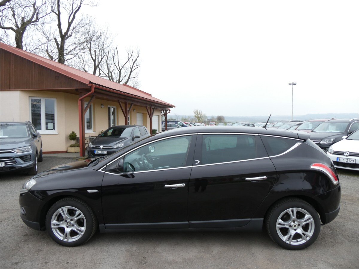 Lancia Delta Hatchback 1,4 l 88 kw