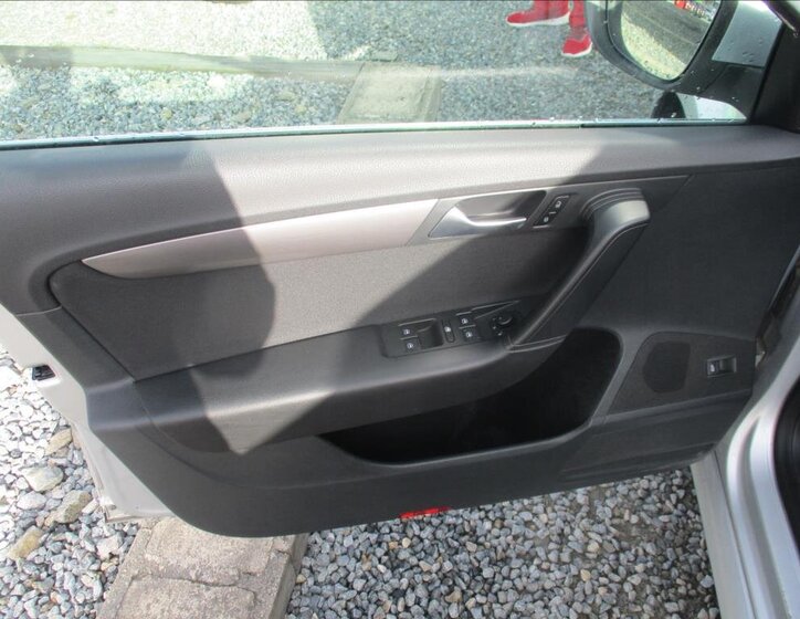 Volkswagen Passat Kombi 1,4 l 90 kw