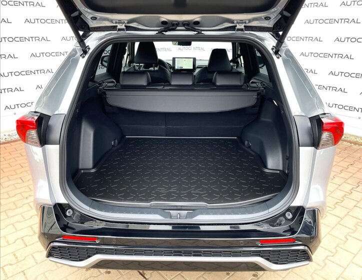 Toyota RAV4 SUV 2,5 l 219 kw