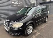 Volkswagen Touran 1