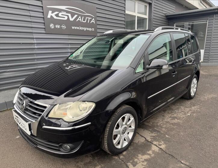 Volkswagen Touran 1