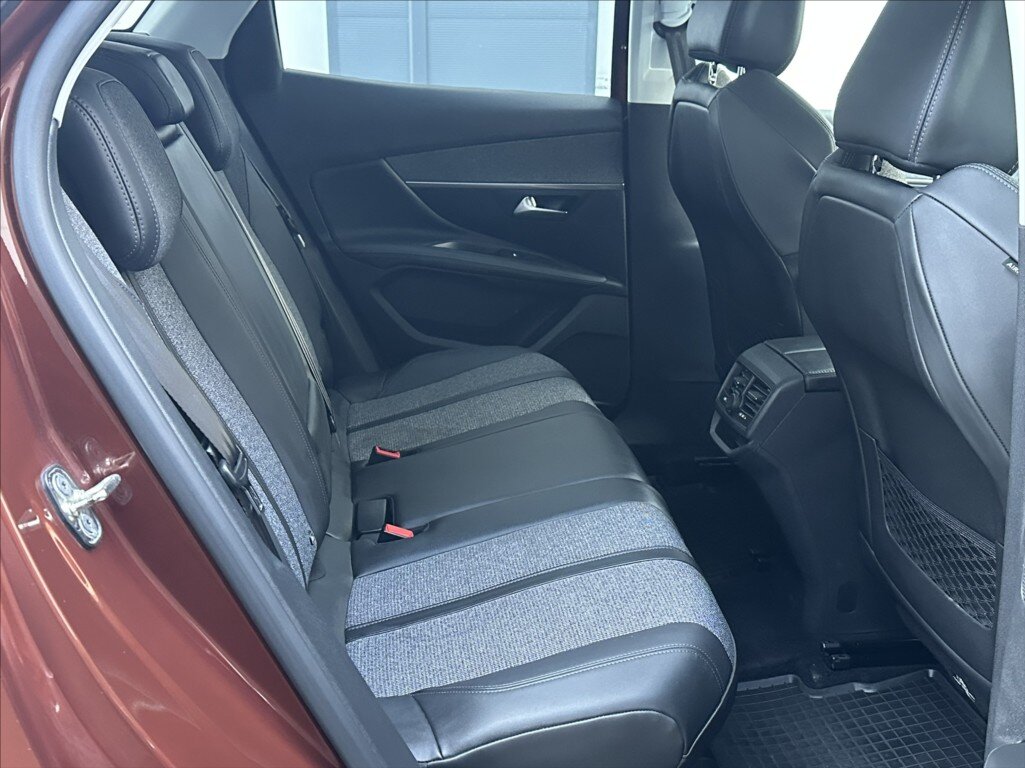Peugeot 3008 SUV / Terénní 1,2 l 96 kw