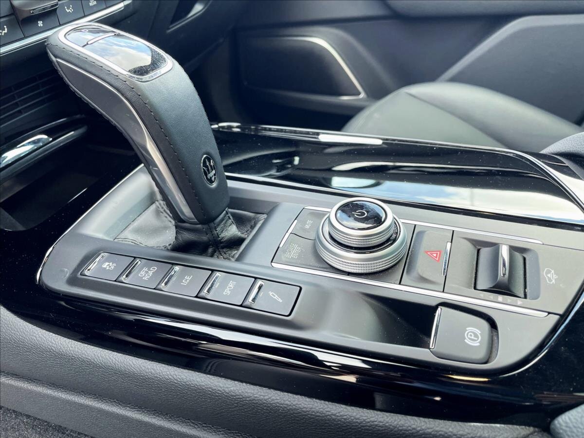 Maserati Levante SUV / Terénní 3,0 l 257 kw