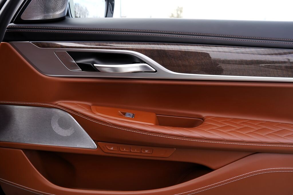 BMW Řada 7 Sedan / Limuzína 6,6 l 430 kw