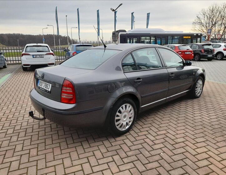 Škoda Superb Sedan / Limuzína 1,9 l 74 kw