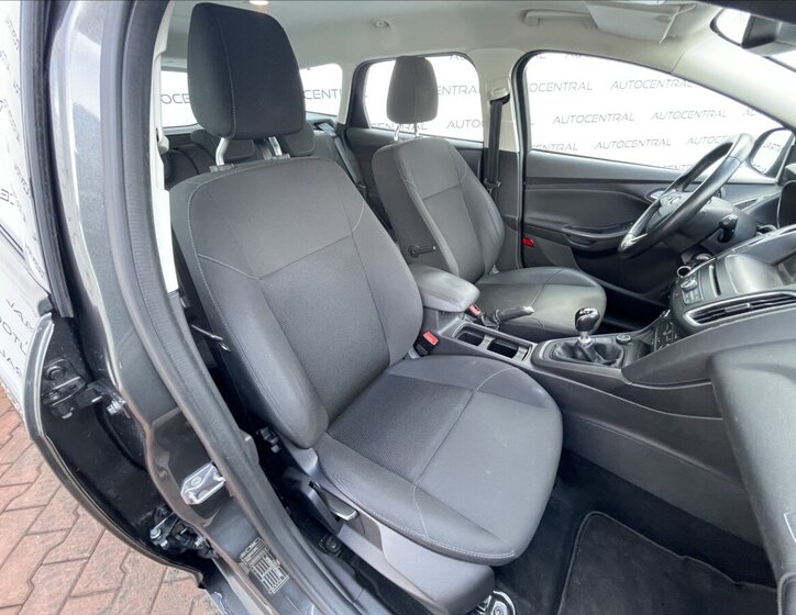 Ford Focus Kombi 999,0 92 kw