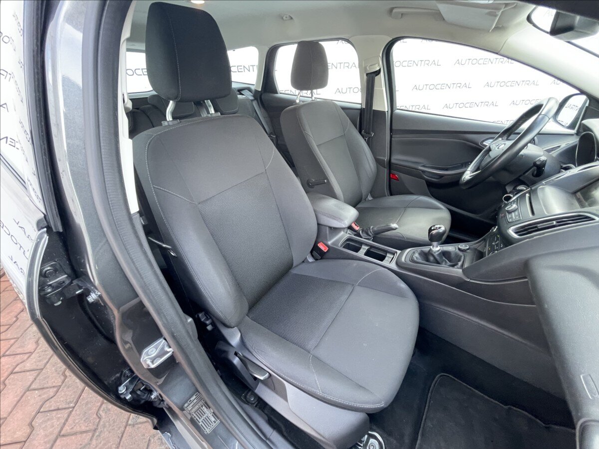 Ford Focus Kombi 999,0 92 kw