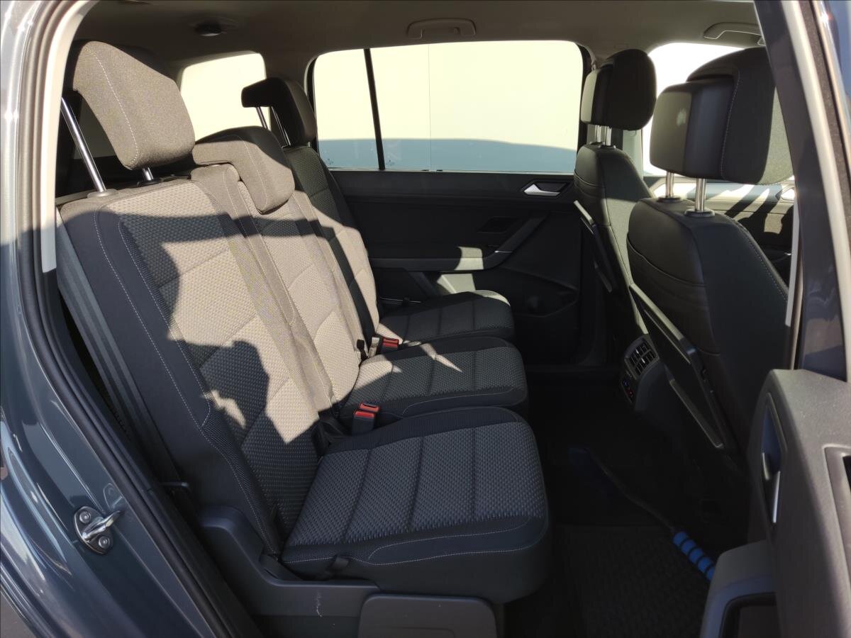 Volkswagen Touran MPV 1,5 l 110 kw