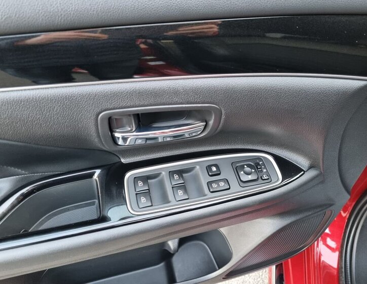 Mitsubishi Outlander SUV / Terénní 2,4 l 165 kw