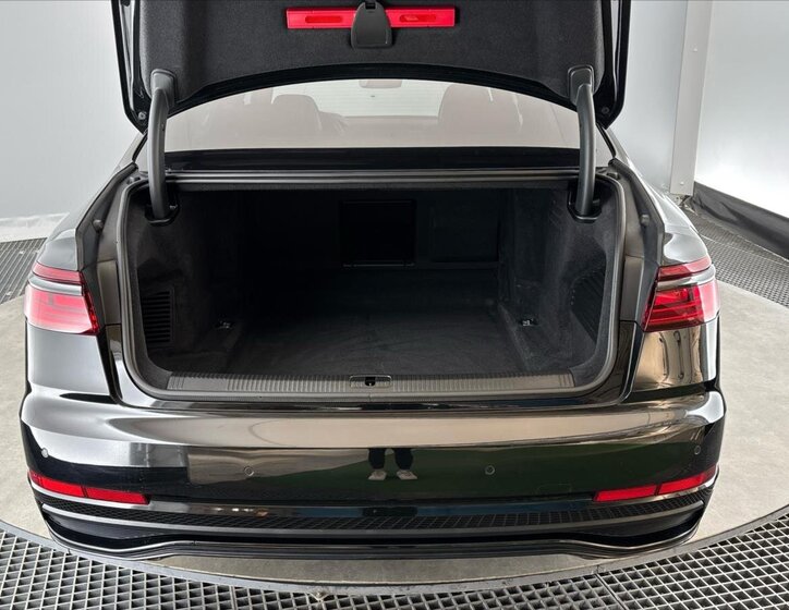 Audi A8 Sedan / Limuzína 3,0 l 210 kw