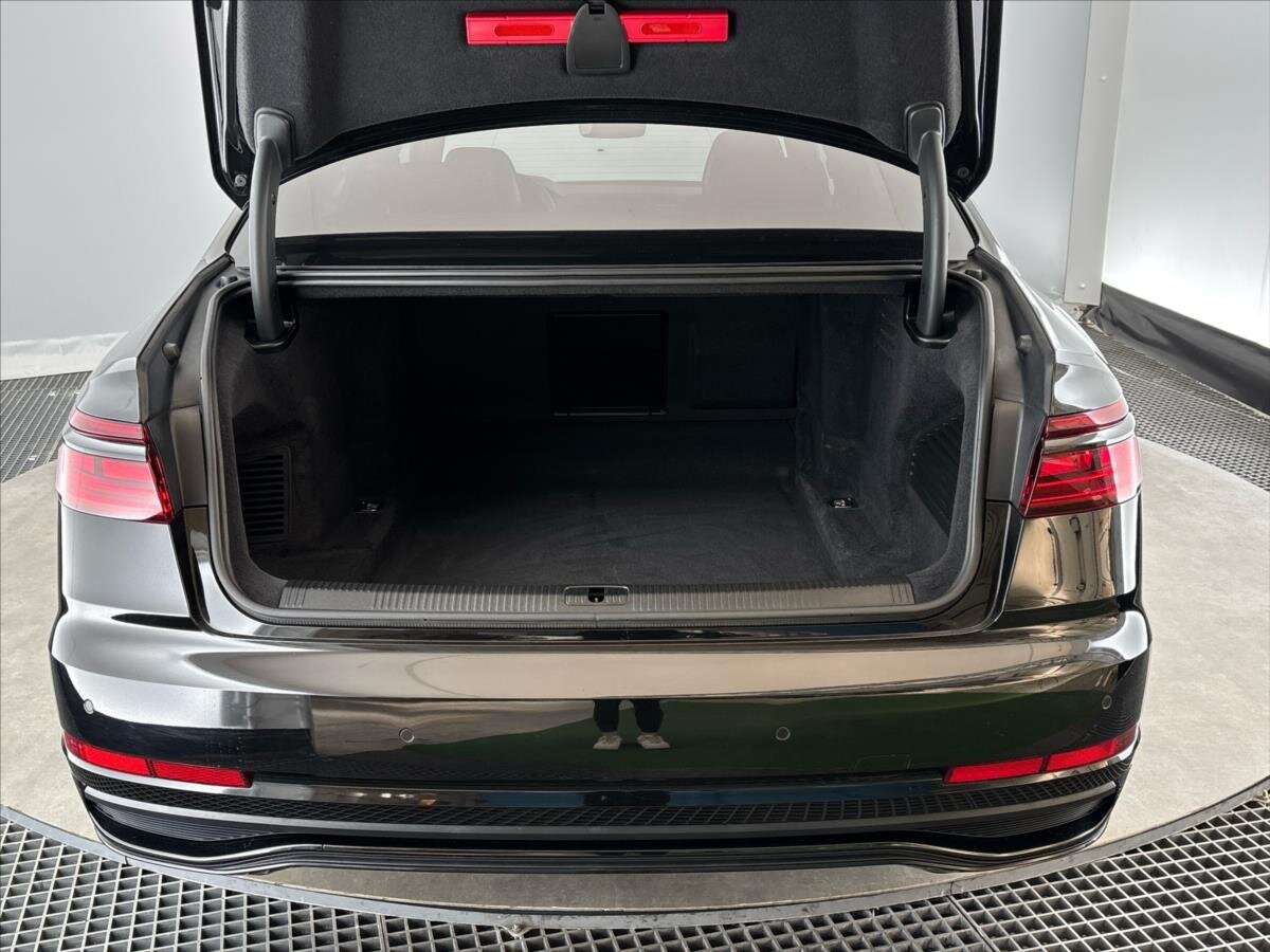 Audi A8 Sedan / Limuzína 3,0 l 210 kw