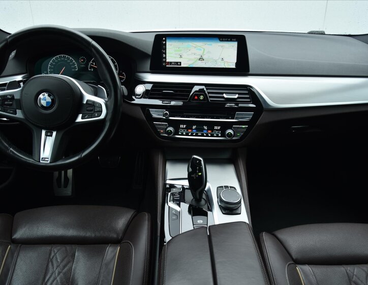 BMW Řada 5 Sedan / Limuzína 3,0 l 250 kw