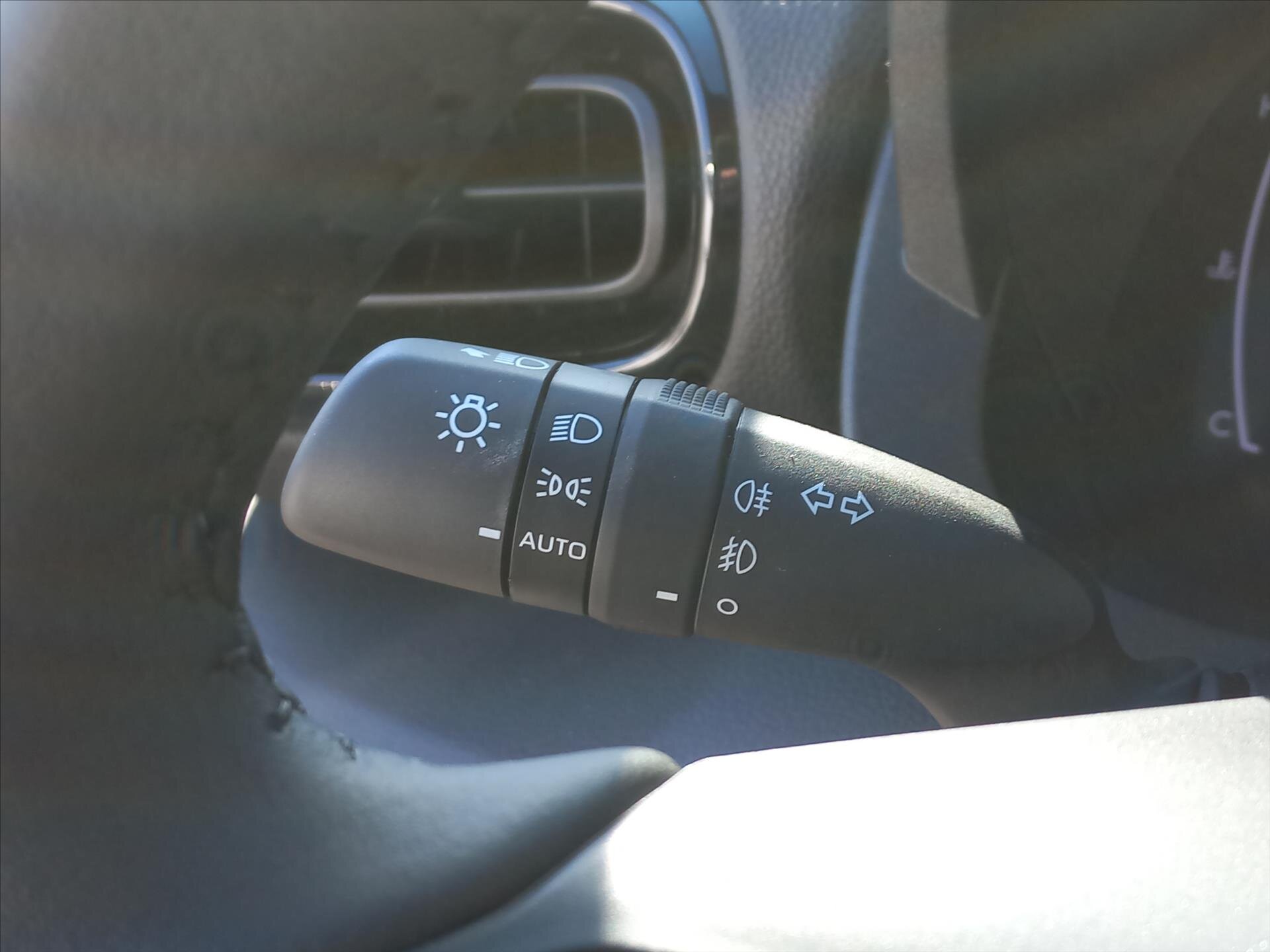 Toyota Yaris Cross SUV / Terénní 1,5 l 68 kw