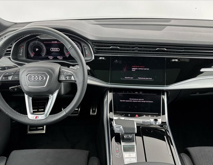 Audi Q8 SUV / Terénní 3,0 l 210 kw