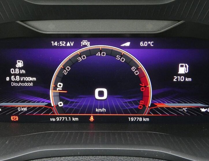 Škoda Karoq SUV / Terénní 1,5 l 110 kw