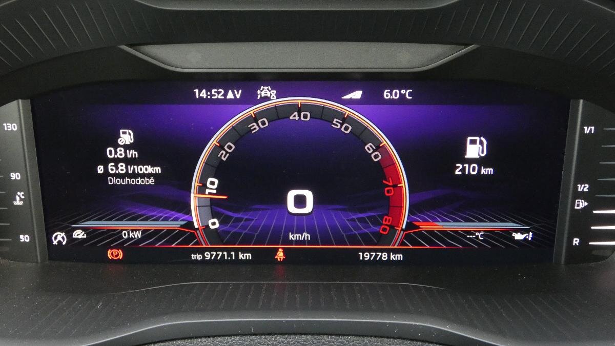 Škoda Karoq SUV / Terénní 1,5 l 110 kw