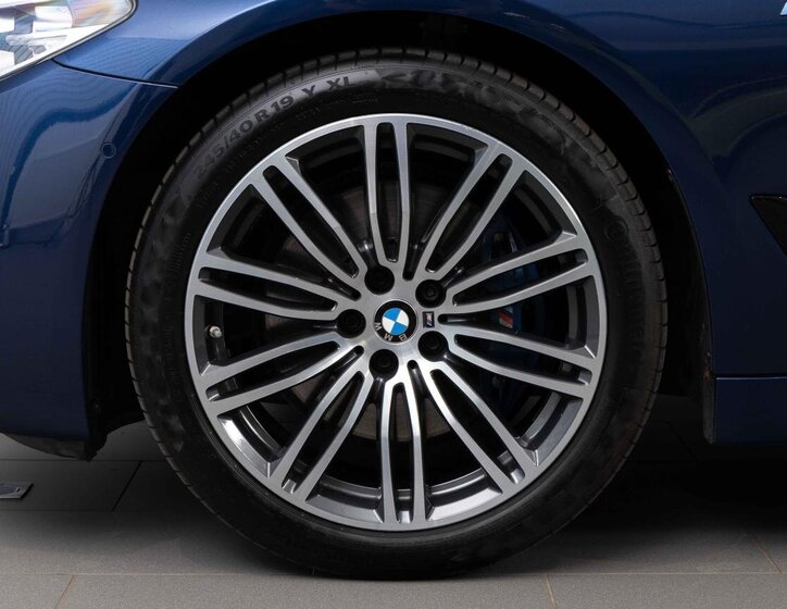 BMW Řada 5 Kombi 3,0 l 195 kw