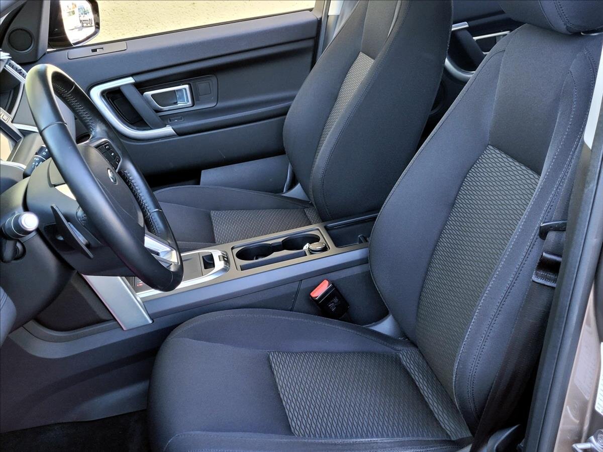 Land Rover Discovery Sport SUV / Terénní 2,0 l 110 kw