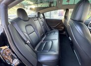Tesla Model 3 32