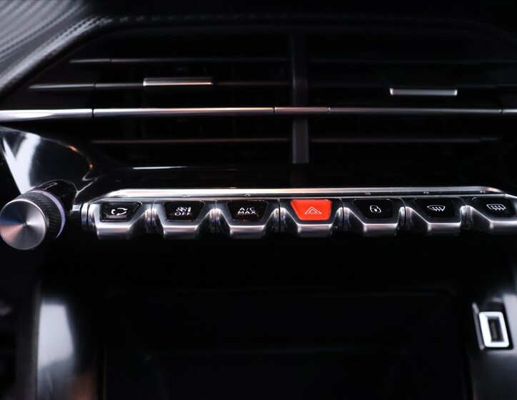 Peugeot 2008 SUV / Terénní 1,2 l 74 kw