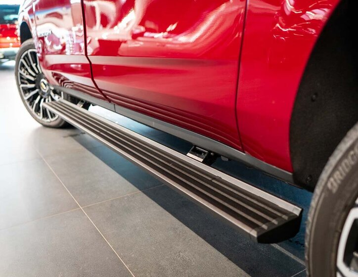 Chevrolet Suburban SUV 6,2 l 313 kw