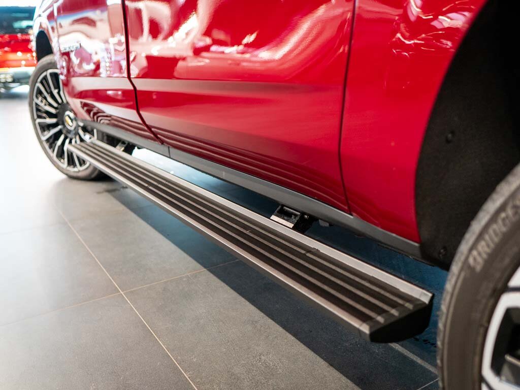 Chevrolet Suburban SUV 6,2 l 313 kw