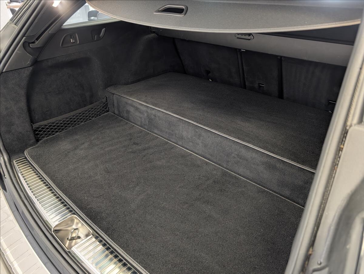 Mercedes-Benz Třídy E Kombi 2,0 l 143 kw