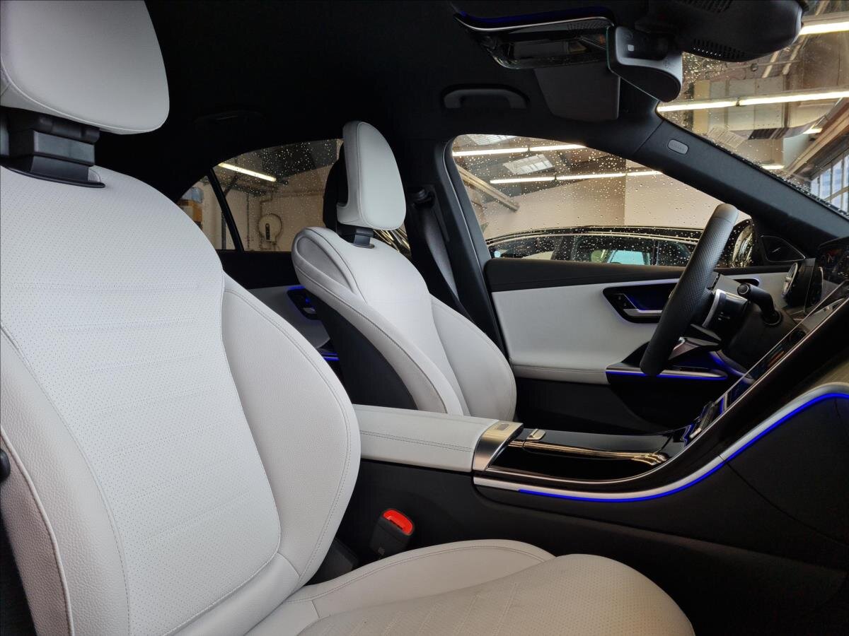 Mercedes-Benz Třídy C Sedan 2,0 l 147 kw