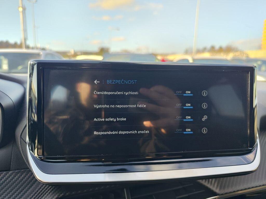 Peugeot 2008 Hatchback 1,2 l 74 kw