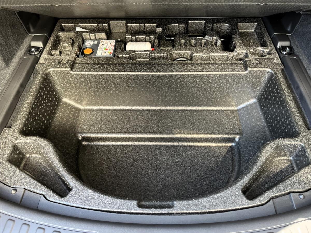 Land Rover Discovery Sport SUV 2,0 l 120 kw