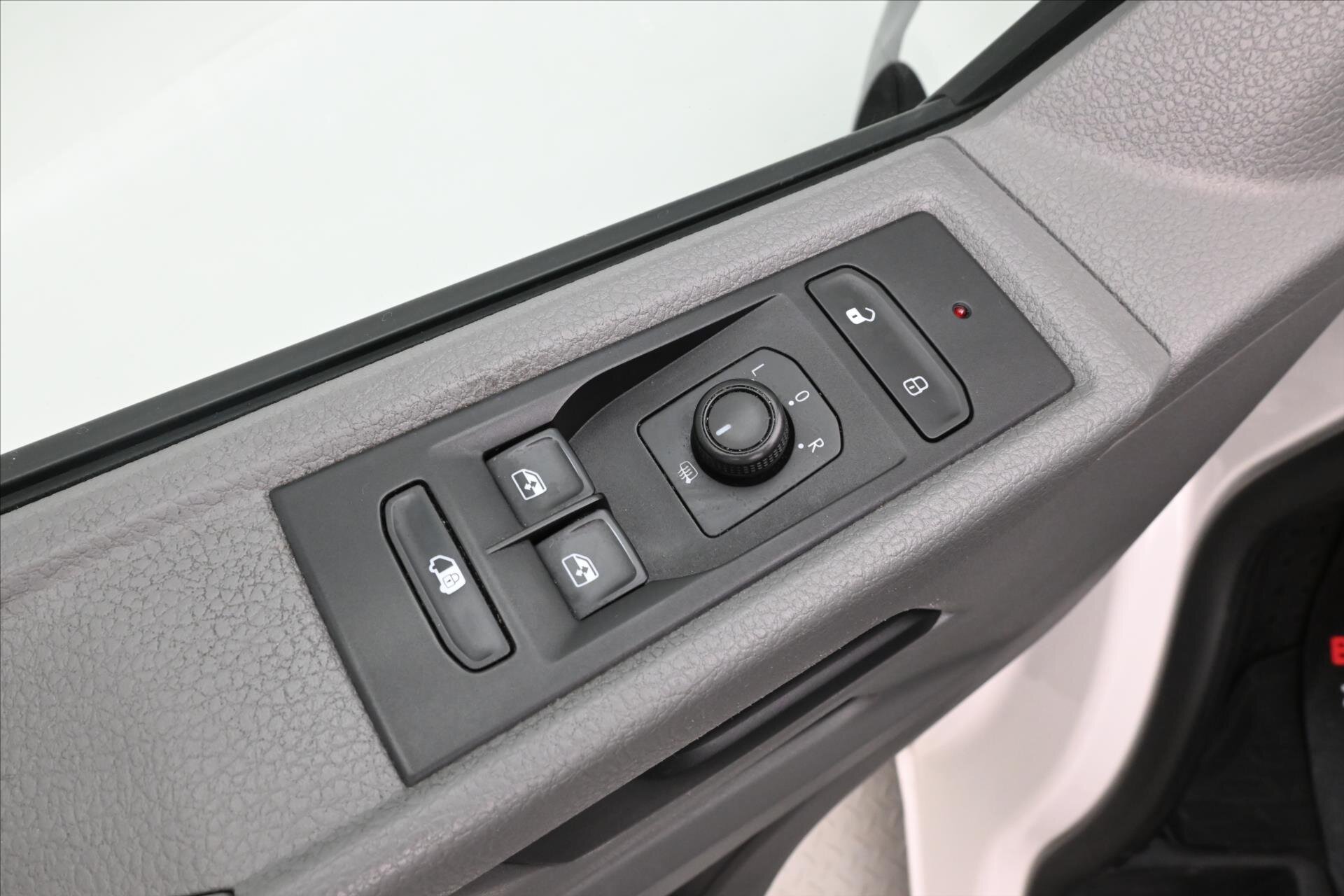 Volkswagen Transporter Skříň 2,0 l 81 kw