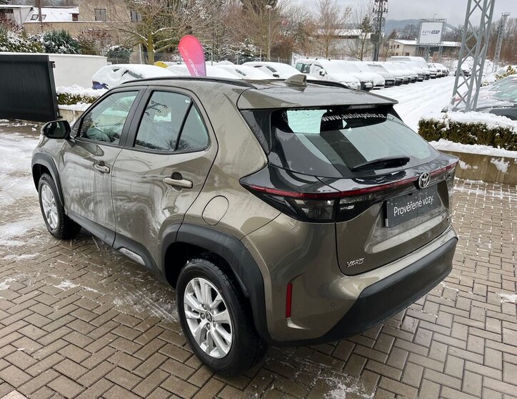 Toyota Yaris Cross 4