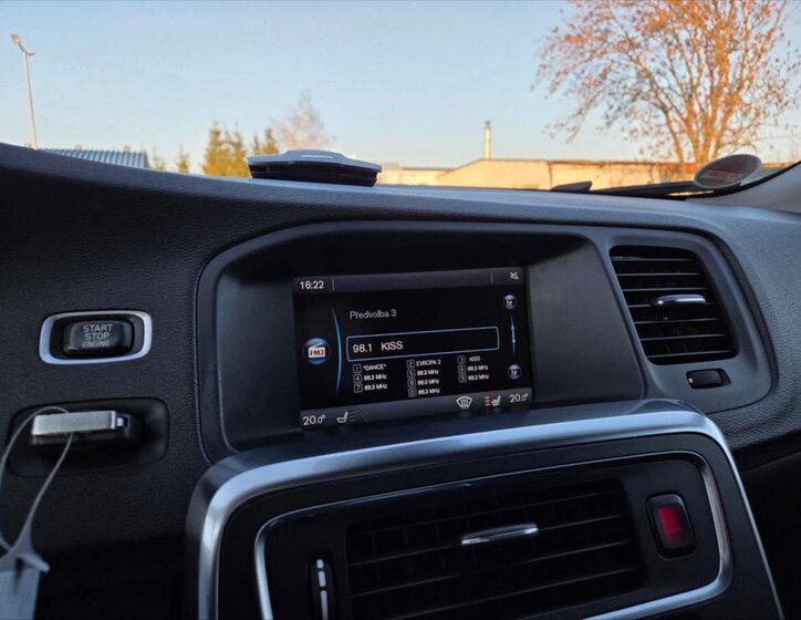 Volvo V60 Kombi 2,0 l 120 kw