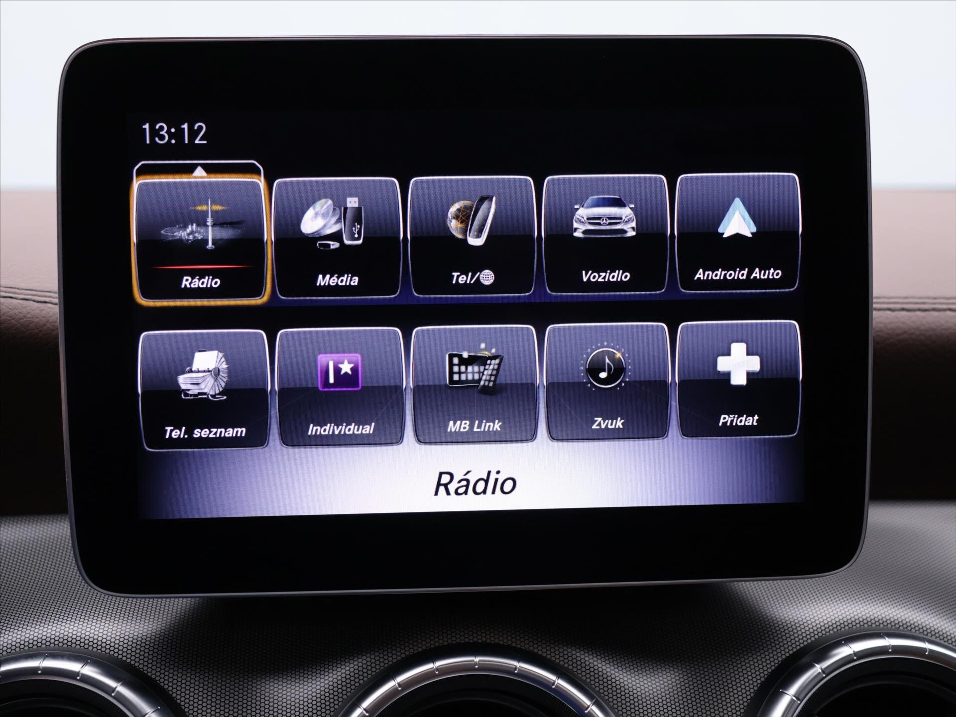 Mercedes-Benz CLA Sedan 2,0 l 280 kw